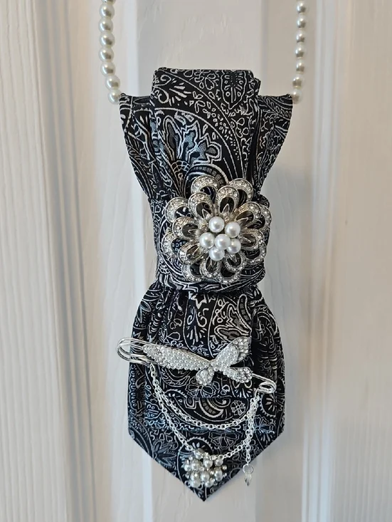 Black & Silver Necktie Necklace w/ Rhinestones & Pearl Accents & a Butterfly Pin - Picture 8 of 8